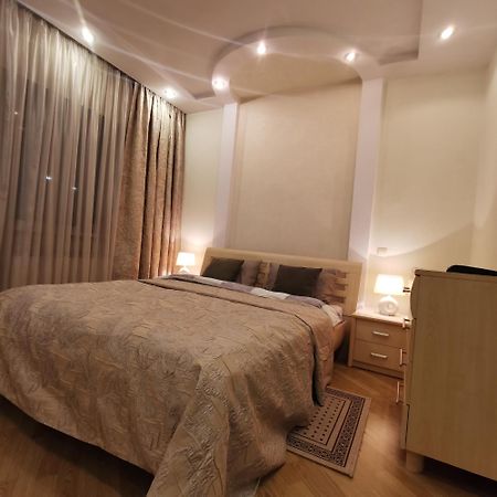 Big Apartment In Rivne Center Bagian luar foto
