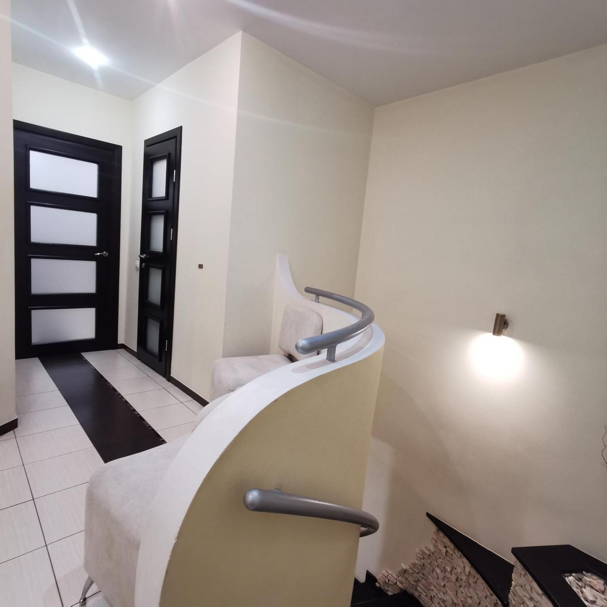 Big Apartment In Rivne Center Bagian luar foto