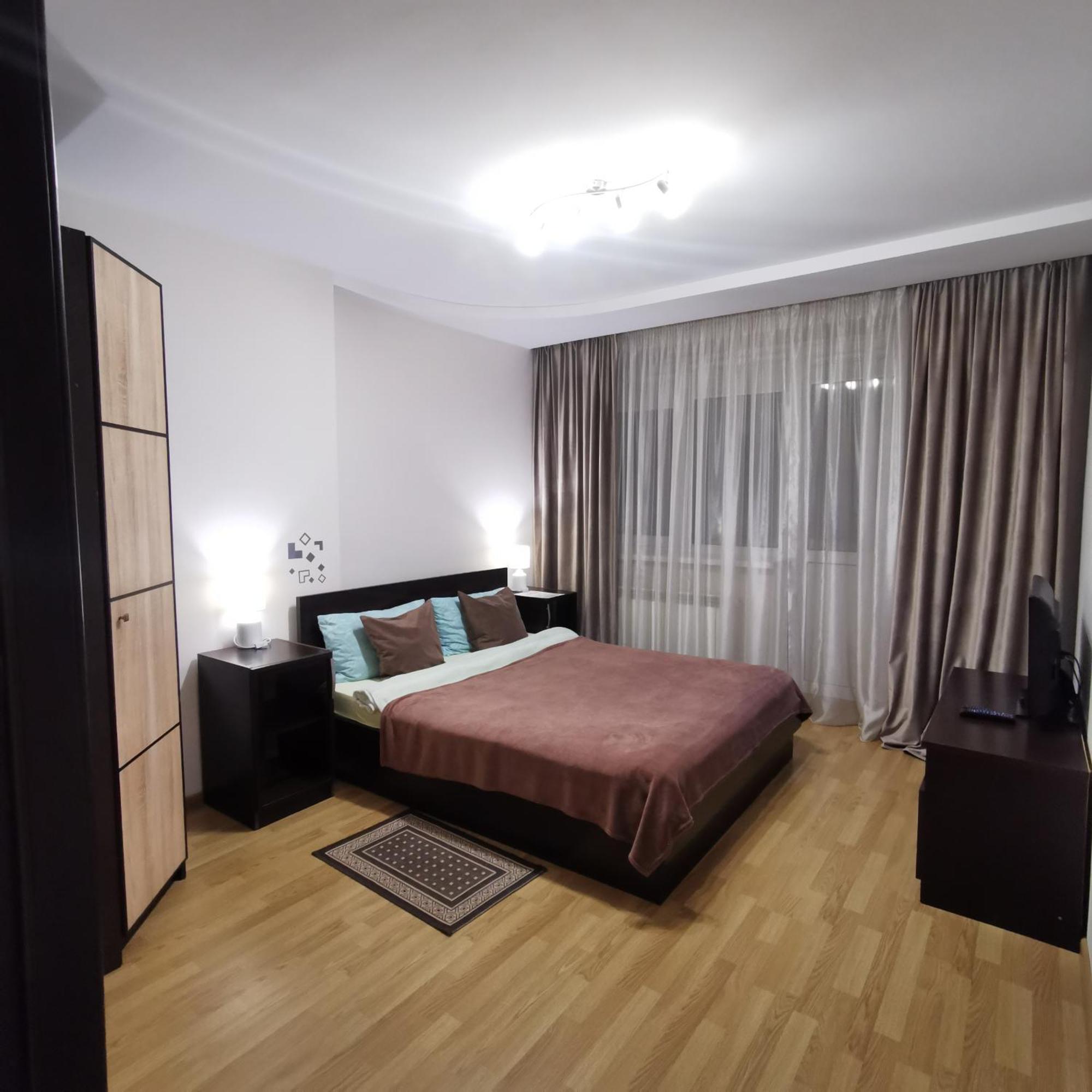 Big Apartment In Rivne Center Bagian luar foto