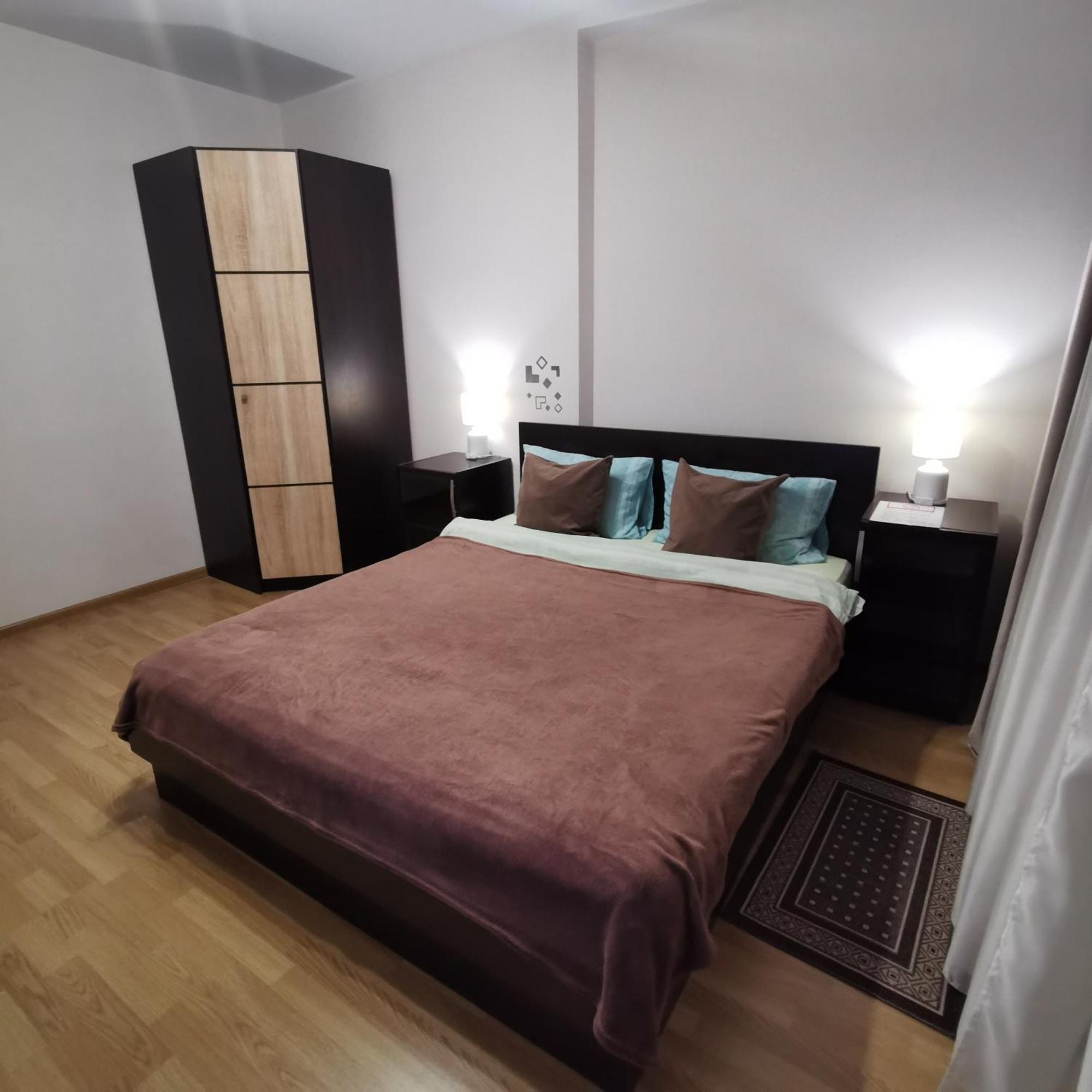 Big Apartment In Rivne Center Bagian luar foto